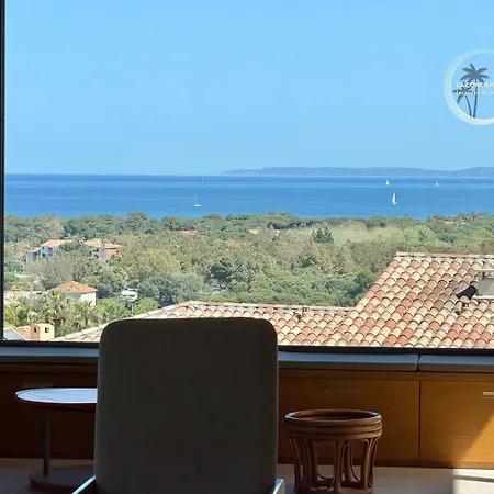 Eugenie - Piscine - Vue Sur La - Plages Hyeres