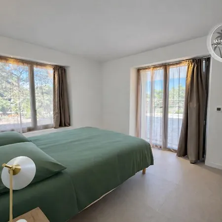 Eugenie - Piscine - Vue Sur La - Plages Villa Hyeres